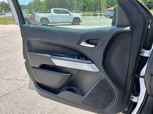 Used 2021 Chevrolet Colorado LT w/ Fleet Safety Package image 27