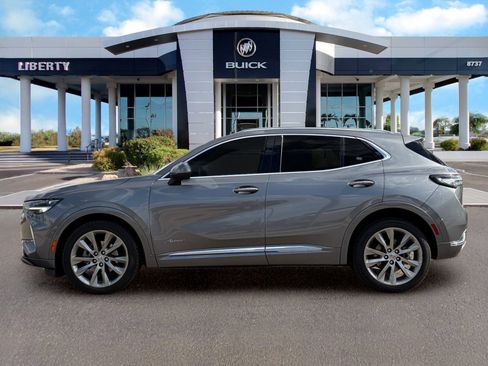 Used 2022 Buick Envision Avenir w/ Technology Package II FWD image 2