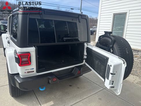 Used 2023 Jeep Wrangler Unlimited Sahara w/ Cold Weather Group AWD/4WD image 45
