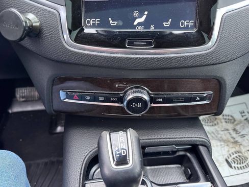Used 2019 Volvo XC90 T6 Momentum image 14