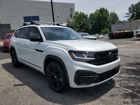 Used 2023 Volkswagen Atlas SEL R-Line AWD/4WD image 3