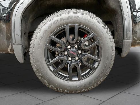 Used 2024 GMC Sierra 1500 Elevation w/ Preferred Package AWD/4WD image 12