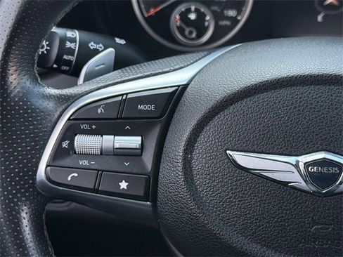 Used 2023 Genesis G70 2.0T image 13