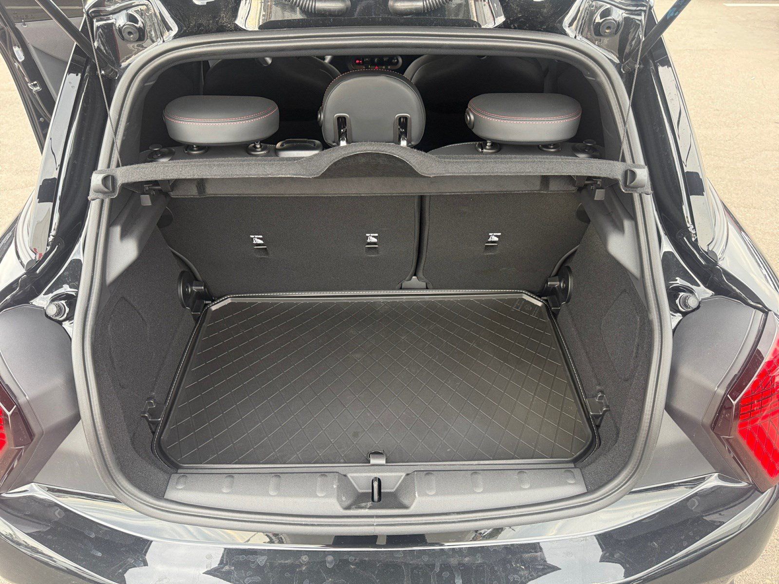 Used 2026 MINI Cooper S FWD image 32