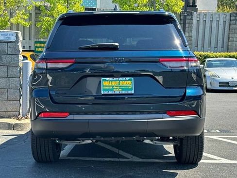New 2026 Jeep Grand Cherokee Limited w/ Limited Altitude Package AWD/4WD image 5