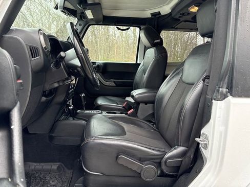 Used 2018 Jeep Wrangler Sport AWD/4WD image 30