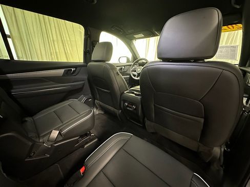 Certified 2025 Buick Enclave Preferred image 19