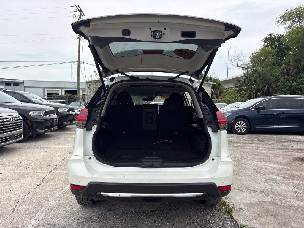 Used 2020 Nissan Rogue SV w/ Premium Package FWD image 16