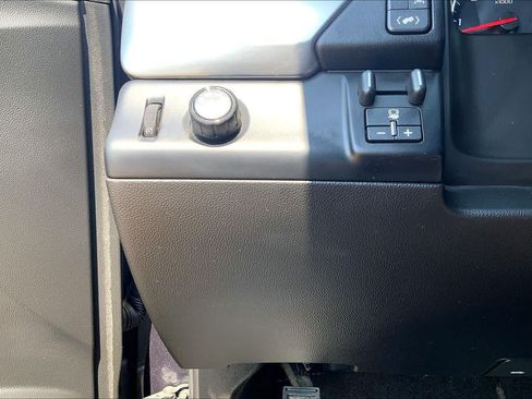 Used 2018 Chevrolet Tahoe LT RWD image 36