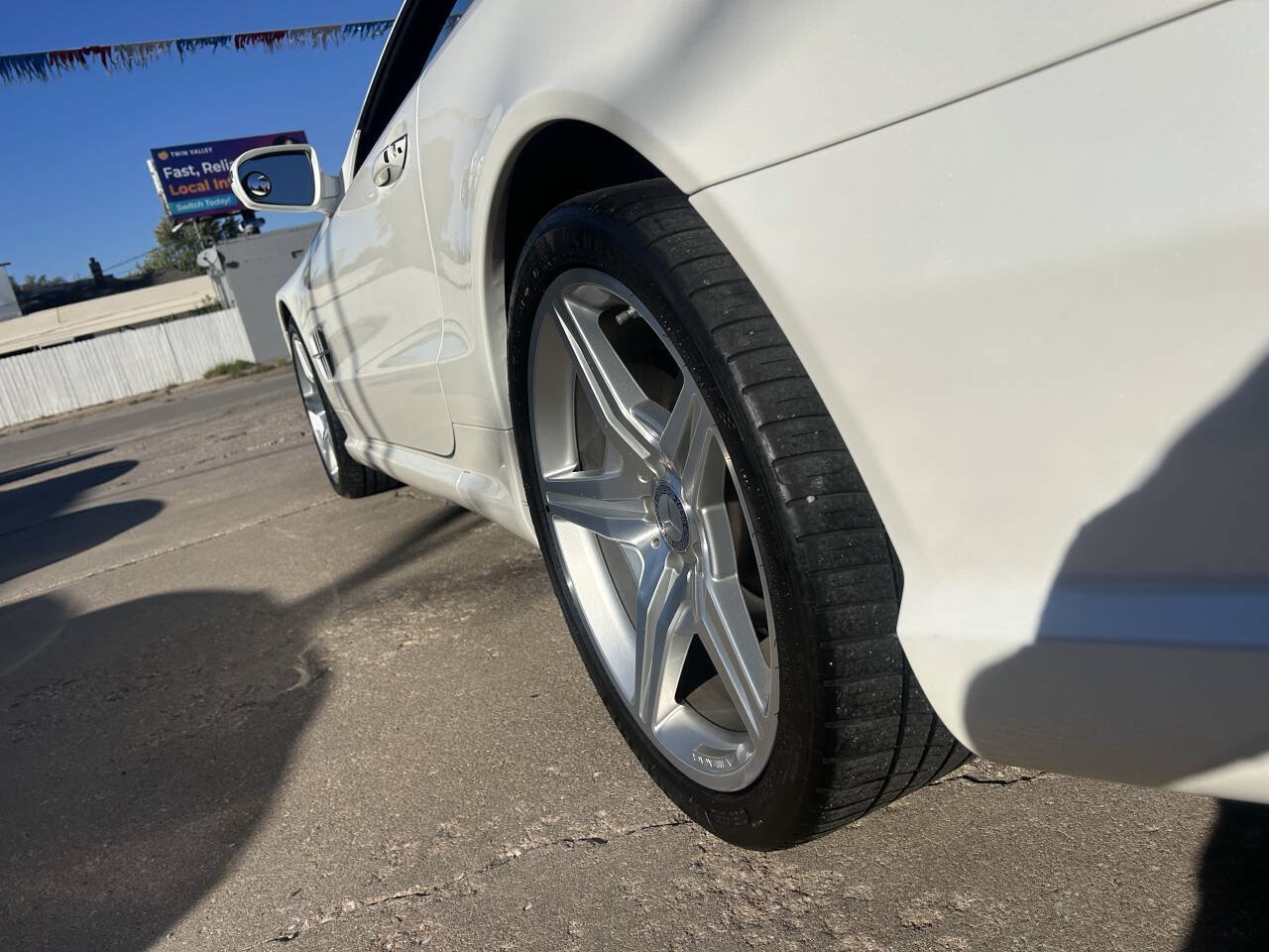 Used 2011 Mercedes-Benz SL 550 image 8