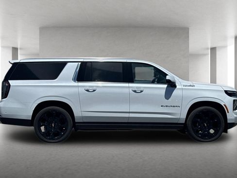 New 2026 Chevrolet Suburban High Country AWD/4WD image 3