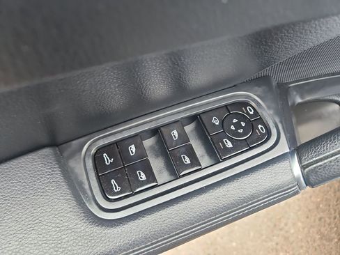 Used 2019 Porsche Cayenne image 11