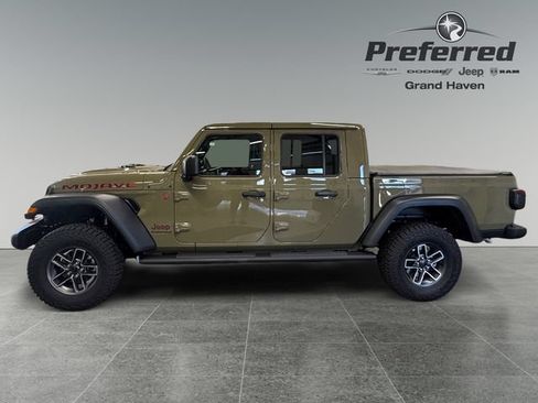 New 2026 Jeep Gladiator Mojave w/ Safety Group AWD/4WD image 11