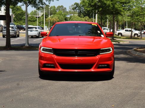 Used 2022 Dodge Charger SXT w/ Driver Convenience Group RWD image 3