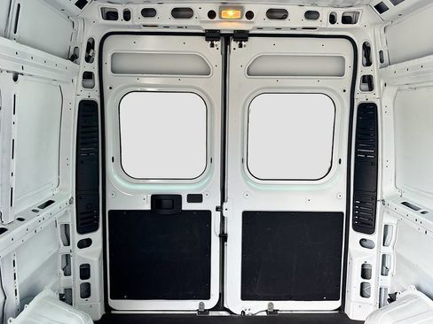 Used 2023 RAM ProMaster 2500 FWD image 17