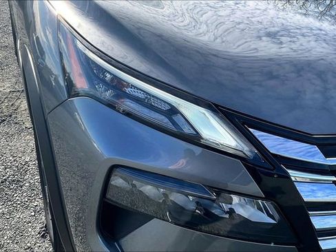 Used 2024 Nissan Rogue SV image 28