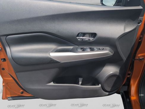 Used 2020 Nissan Kicks SR w/ SR Premium Package FWD image 10