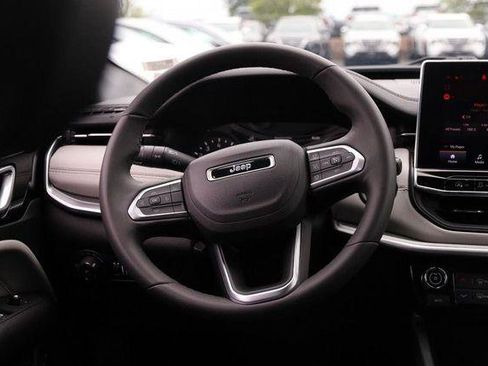 Used 2025 Jeep Compass Limited AWD/4WD image 23