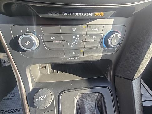 Used 2018 Ford Focus SE image 15