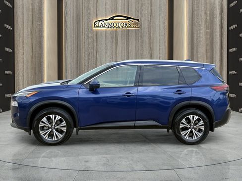 Used 2021 Nissan Rogue SV w/ Premium Package FWD image 4