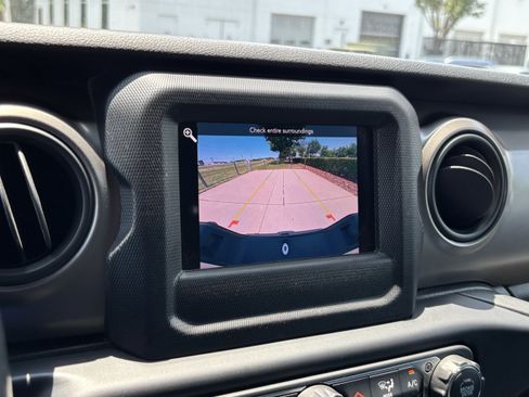 Used 2020 Jeep Gladiator Sport w/ Quick Order Package 23S AWD/4WD image 25