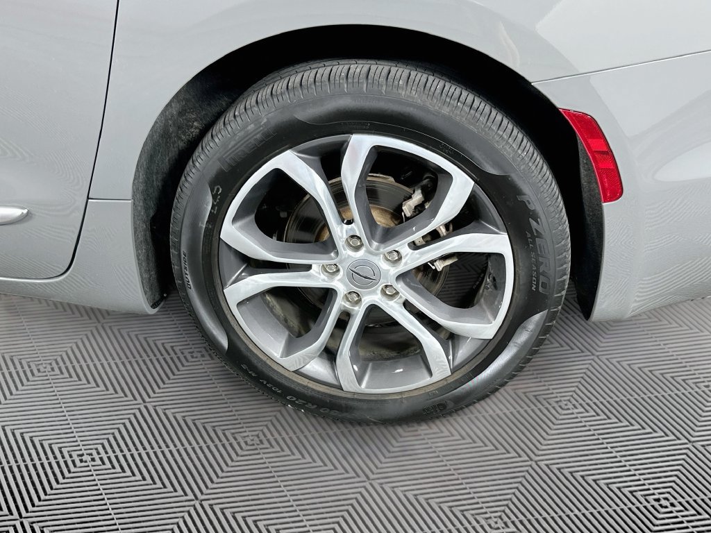 Used 2024 Chrysler Pacifica Pinnacle w/ Trailer Tow Group FWD image 46