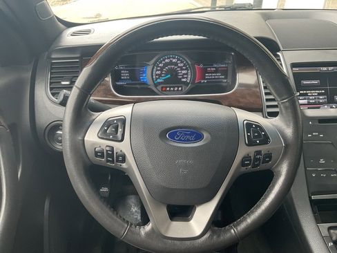 Used 2015 Ford Taurus Limited image 11