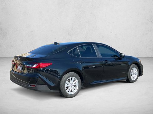 Used 2025 Toyota Camry LE FWD image 5