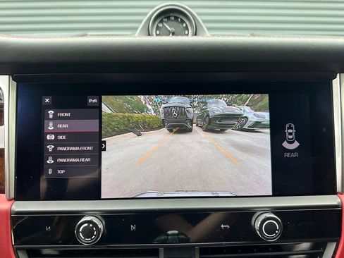 Certified 2023 Porsche Macan S AWD/4WD image 32