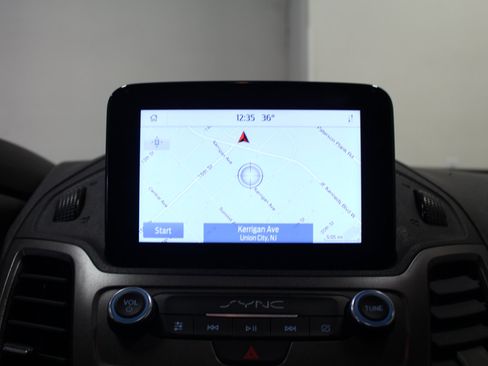 Used 2023 Ford Transit Connect XLT image 14