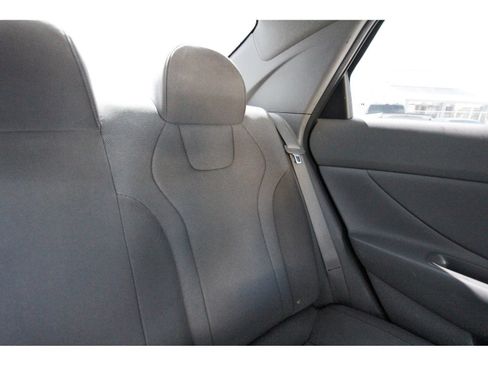 Used 2023 Hyundai Elantra SE FWD image 13