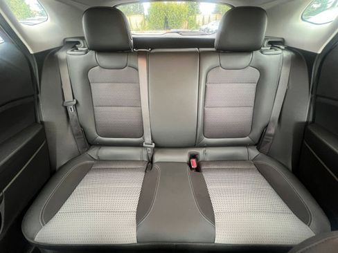 Used 2025 Chevrolet Trax LT image 38