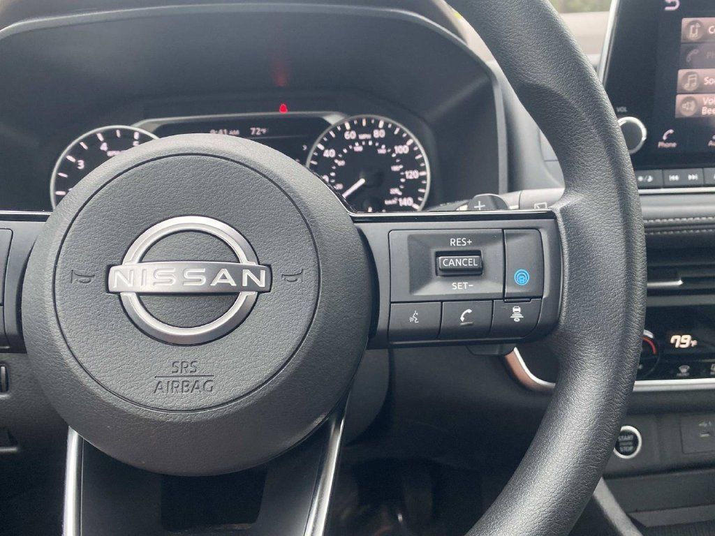 Used 2023 Nissan Rogue SV AWD/4WD image 32
