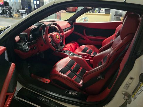 Used 2015 Ferrari 458 Spider RWD image 15