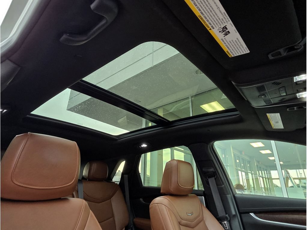 Used 2023 Cadillac XT5 Premium Luxury w/ Technology Package AWD/4WD image 47