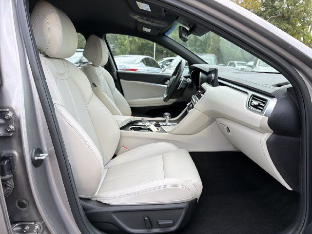 Used 2025 Genesis G70 2.5T AWD/4WD image 17