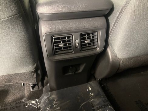 Used 2024 Toyota RAV4 LE AWD/4WD image 15