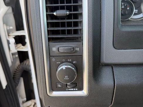 Used 2019 RAM 1500 Lone Star image 11