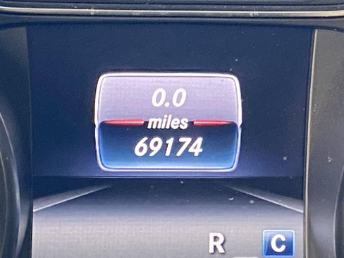 Used 2018 Mercedes-Benz GLA 250 4MATIC image 26