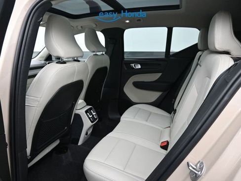 Used 2026 Volvo XC40 B4 Plus image 16