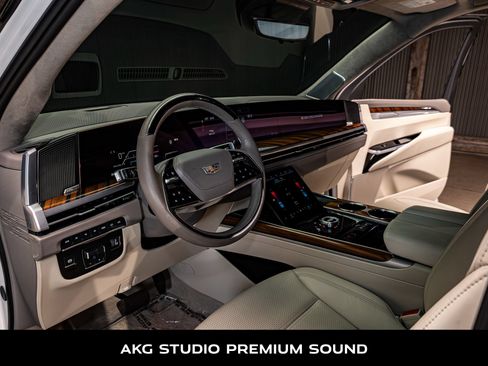Used 2025 Cadillac Escalade Sport Platinum AWD/4WD image 13