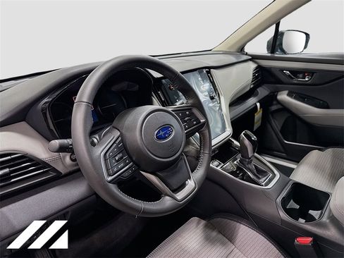 Used 2025 Subaru Outback Premium image 9