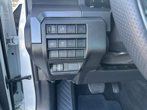 Used 2025 Toyota Tacoma TRD Off-Road image 4