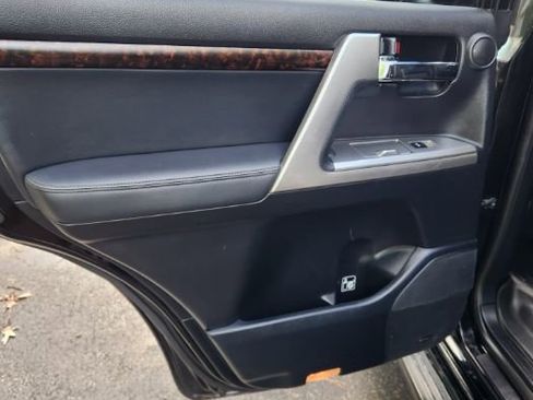 Used 2013 Toyota Land Cruiser AWD/4WD image 14