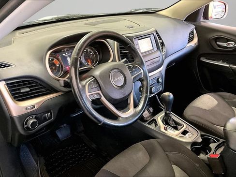 Used 2016 Jeep Cherokee Sport w/ Cold Weather Group FWD image 17