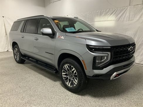 Used 2025 Chevrolet Suburban Z71 AWD/4WD image 6