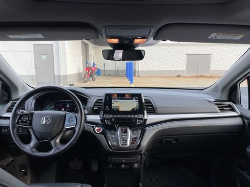 Used 2024 Honda Odyssey Touring image 5