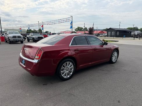 Used 2013 Chrysler 300 AWD w/ Driver Convenience Group image 4
