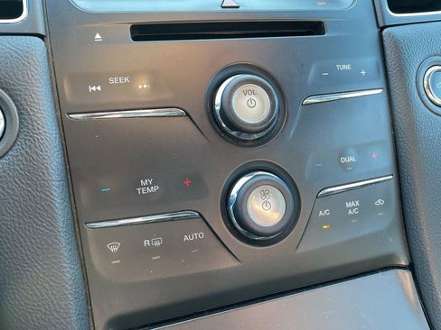 Used 2016 Ford Taurus SEL w/ Equipment Group 201A image 20