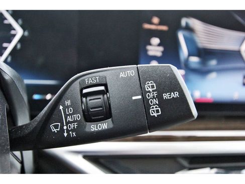 Used 2025 BMW X7 xDrive40i image 16